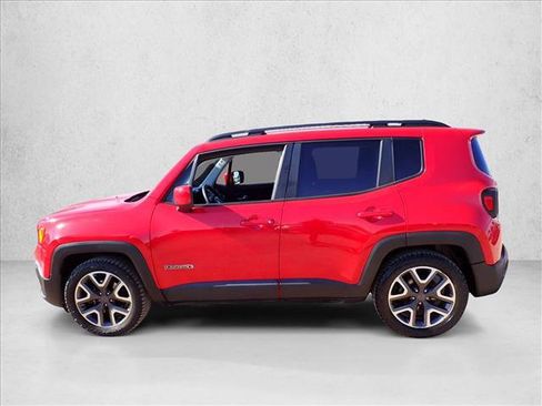 Used 2018 Jeep Renegade Latitude FWD image 2