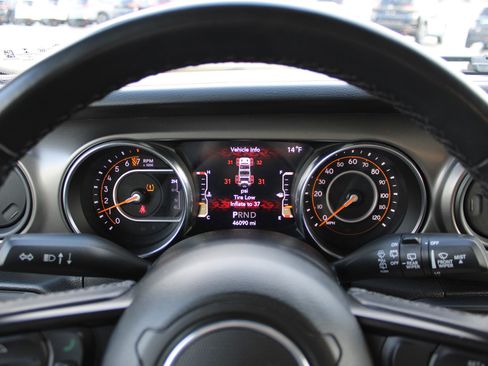 Used 2022 Jeep Wrangler Unlimited Sport image 19