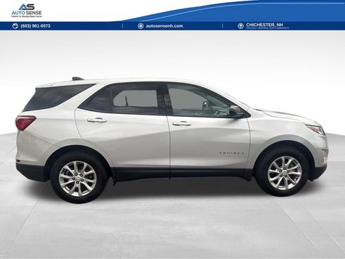 Used 2019 Chevrolet Equinox LS w/ LS Convenience Package AWD/4WD image 9
