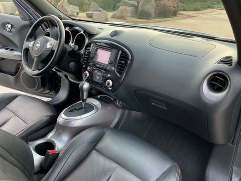 Used 2011 Nissan Juke SL image 25