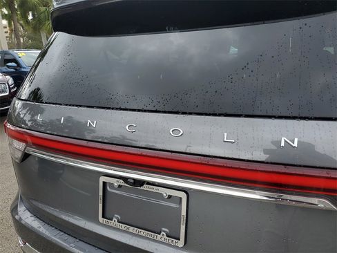 Certified 2023 Lincoln Aviator Reserve w/ Equipment Group 201A image 5