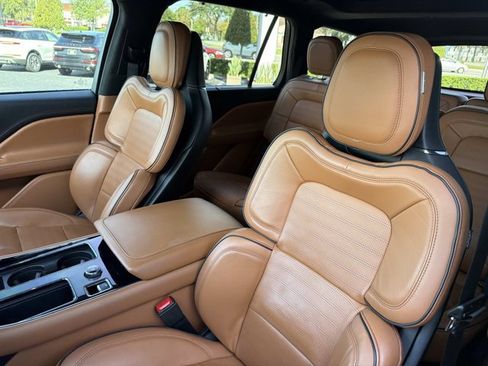 Used 2023 Lincoln Aviator Black Label AWD/4WD image 14