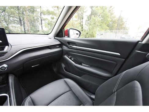 Used 2025 Nissan Altima 2.5 SL image 8