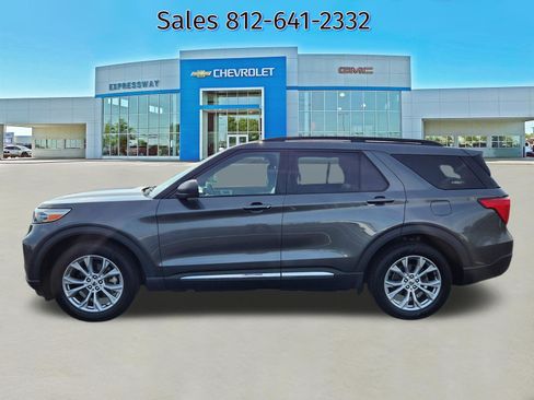 Used 2020 Ford Explorer XLT w/ Equipment Group 202A AWD/4WD image 4