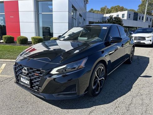 Certified 2024 Nissan Altima 2.5 SR w/ SR Premium Package image 4