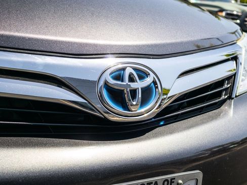 Used 2014 Toyota Camry LE FWD image 5