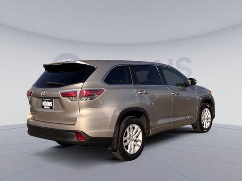 Used 2014 Toyota Highlander LE AWD/4WD image 5