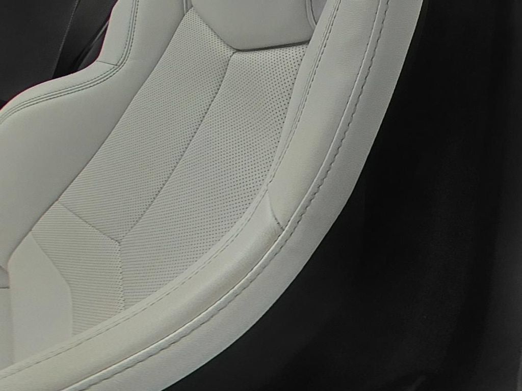 Used 2023 Chevrolet Corvette Stingray Convertible RWD image 12