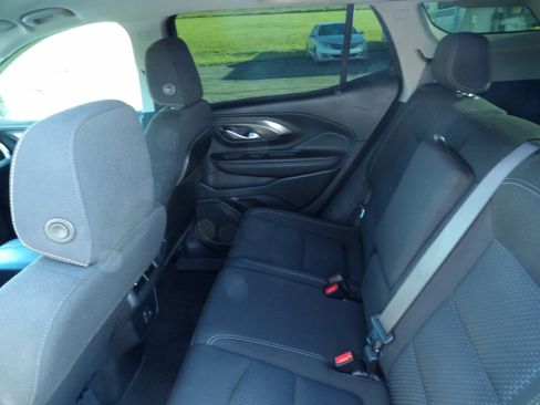 Used 2022 GMC Terrain SLE w/ Driver Convenience Package FWD image 11