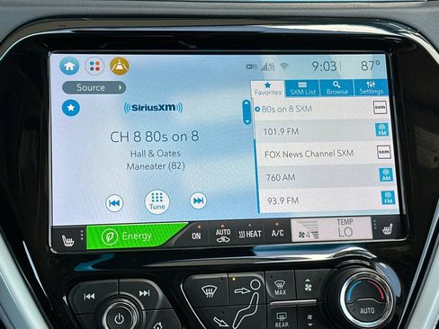 Used 2020 Chevrolet Bolt Premier w/ Infotainment Package FWD image 24