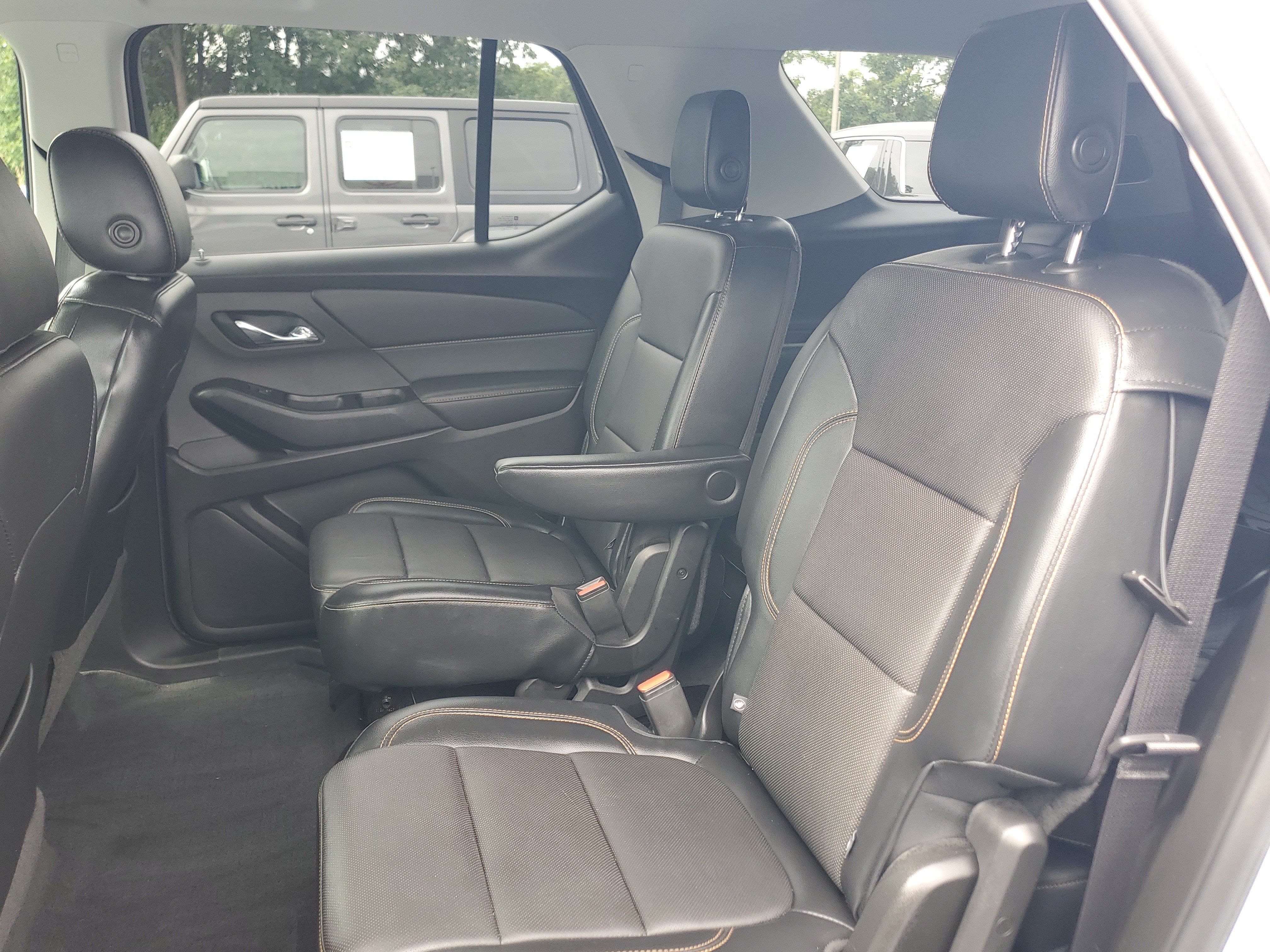 Used 2018 Chevrolet Traverse Premier w/ Driver Confidence II Package FWD image 10