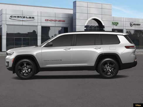 New 2025 Jeep Grand Cherokee L Altitude image 3