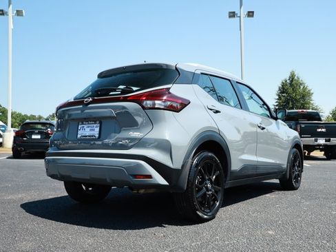 Used 2023 Nissan Kicks SV FWD image 6