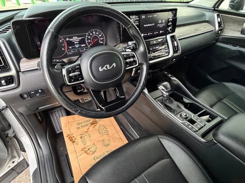 Used 2023 Kia Sorento EX AWD/4WD image 11