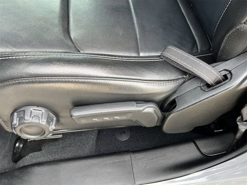 Used 2022 Jeep Wrangler Unlimited Sahara w/ Cold Weather Group image 24