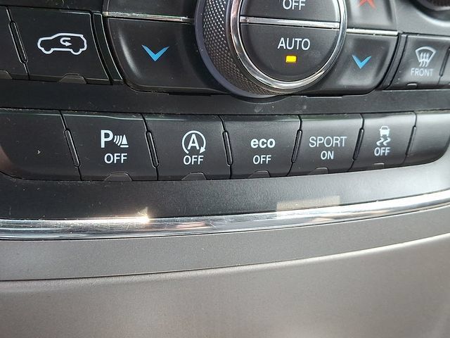 Used 2020 Jeep Grand Cherokee Laredo AWD/4WD image 23