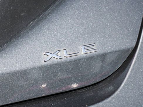 Used 2019 Toyota Avalon XLE image 42