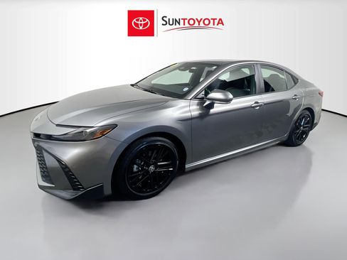 Used 2026 Toyota Camry SE FWD image 9