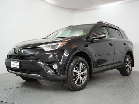 Used 2017 Toyota RAV4 XLE image 3