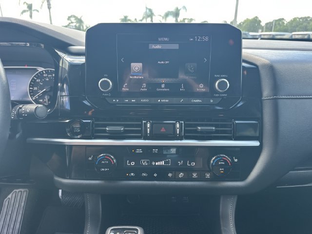 Used 2025 Nissan Pathfinder SV FWD image 19