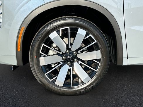 New 2026 Mitsubishi Outlander SEL image 20