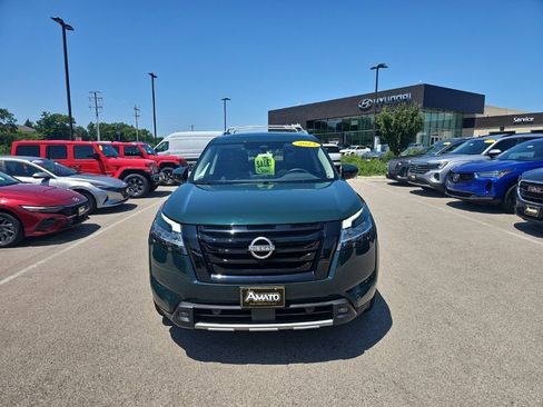 Used 2023 Nissan Pathfinder SL w/ SL Premium Package AWD/4WD image 8