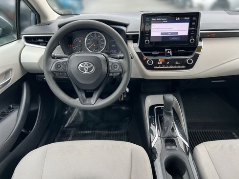 Used 2020 Toyota Corolla LE image 21