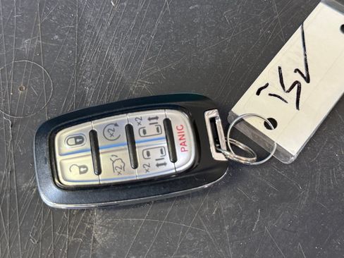 Used 2018 Chrysler Pacifica Touring-L Plus w/ Advanced Safetytec Group FWD image 31