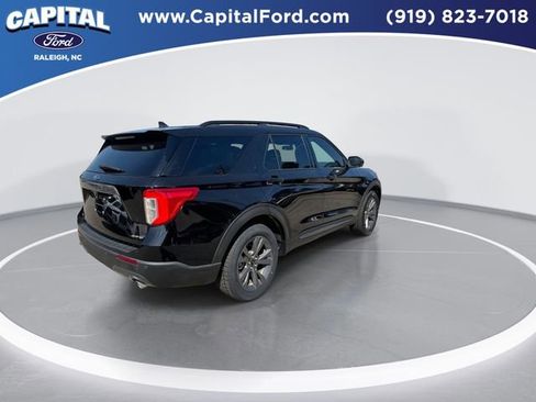 Certified 2022 Ford Explorer XLT w/ Equipment Group 202A image 8