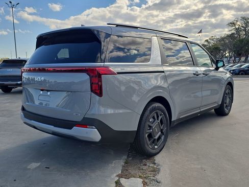 New 2026 Kia Carnival EX FWD image 8