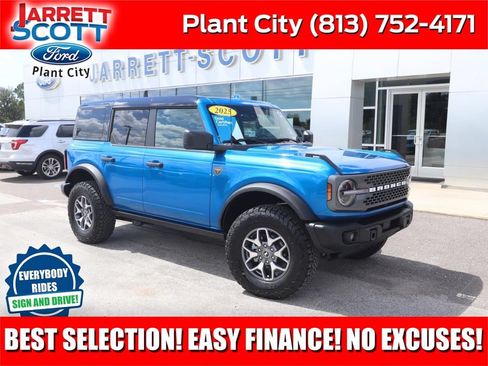 Certified 2025 Ford Bronco Badlands AWD/4WD image 1