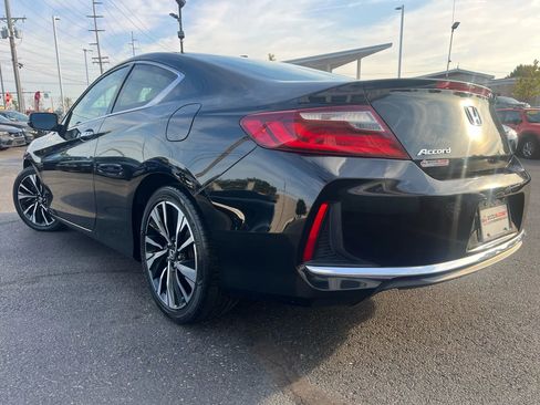 Used 2017 Honda Accord EX-L image 10