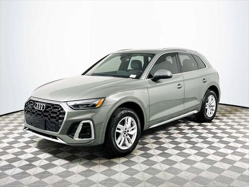 Certified 2023 Audi Q5 2.0T Premium w/ Convenience Package AWD/4WD image 3