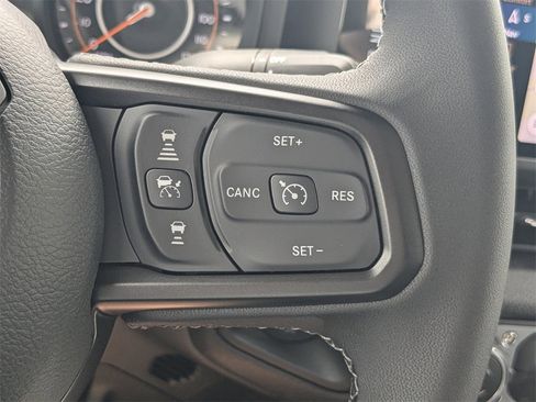 New 2025 Jeep Gladiator Sport image 25