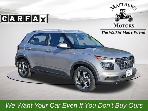 Used 2025 Hyundai Venue SEL FWD image 1