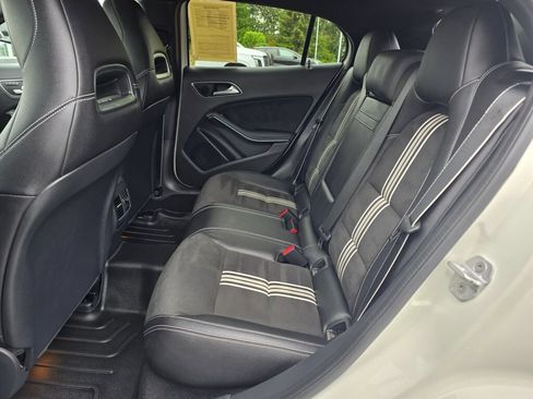 Used 2018 Mercedes-Benz GLA 250 4MATIC image 18