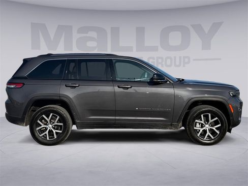 Used 2024 Jeep Grand Cherokee Limited image 6