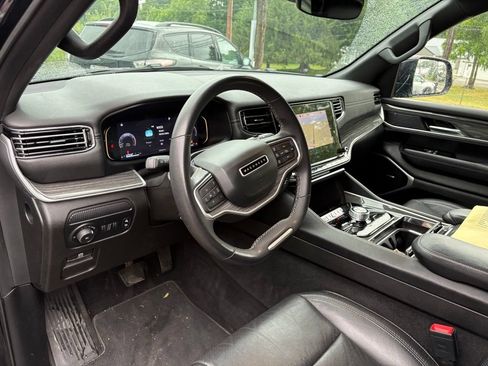 Used 2022 Jeep Wagoneer Series II AWD/4WD image 7