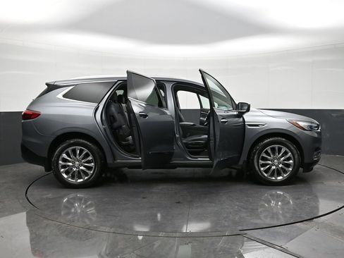 Used 2019 Buick Enclave Premium w/ Experience Buick Package image 34