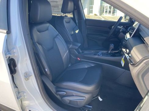 New 2026 Jeep Compass Latitude image 23