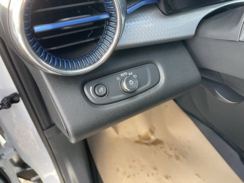 New 2026 Chevrolet Trax LT w/ LT Convenience Package image 12