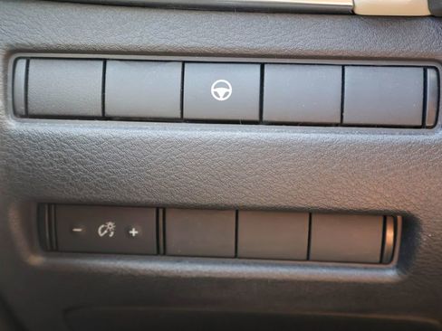 Used 2021 Nissan Rogue SV FWD image 17
