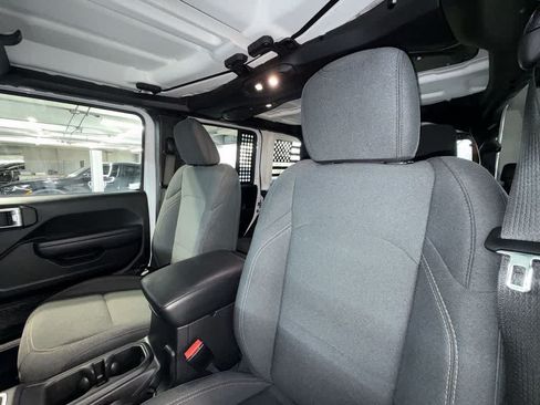 Used 2024 Jeep Wrangler Unlimited Sport AWD/4WD image 14