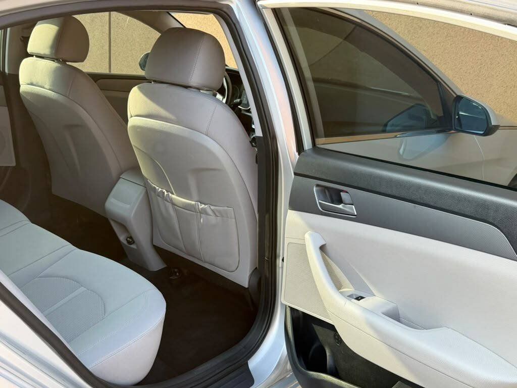 Used 2018 Hyundai Sonata SE FWD image 27