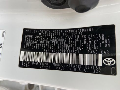 Used 2024 Toyota Corolla LE image 32