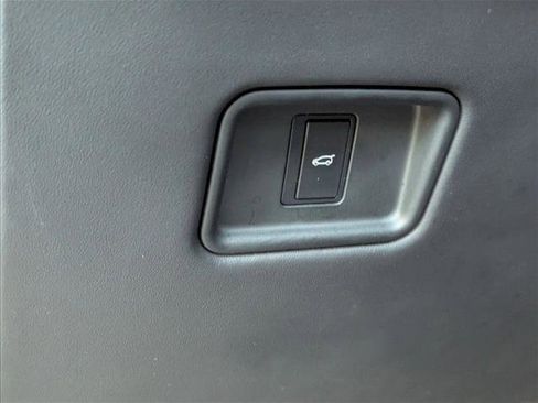 Used 2023 Land Rover Range Rover Sport SE image 10