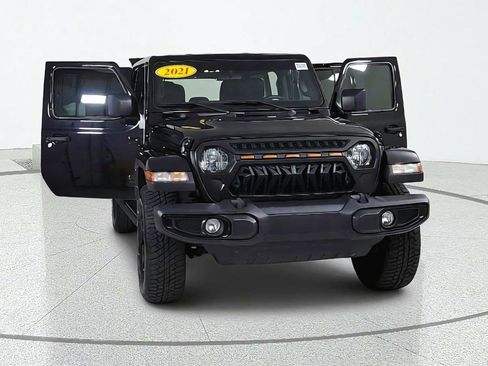 Used 2021 Jeep Wrangler Unlimited Sahara AWD/4WD image 9