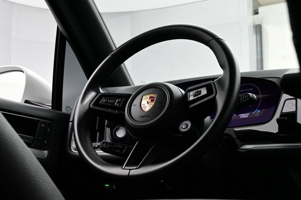 Certified 2024 Porsche Cayenne AWD/4WD image 20