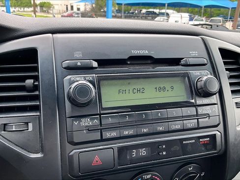 Used 2012 Toyota Tacoma PreRunner image 27