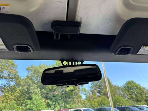 Used 2017 Jeep Wrangler Unlimited Sahara AWD/4WD image 30